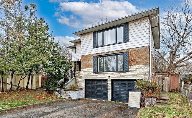 Photo - Bright & Spacious Upper Level (3 Bed, 1 Bath) Unit UPPER