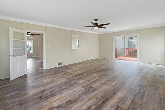 Photo - 1114 Roslyn Ave