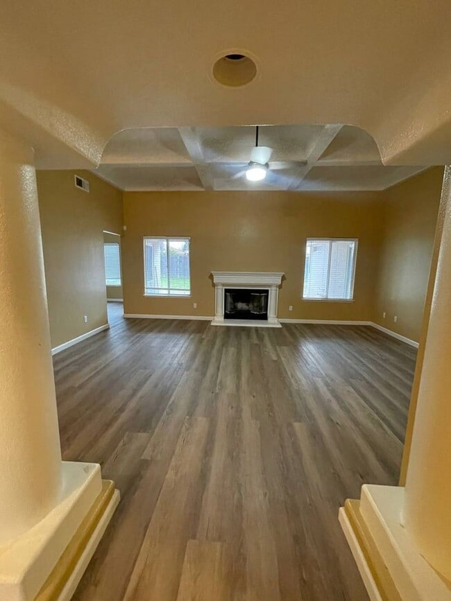 Photo - Live Vibrantly at 2488 Plumwood!