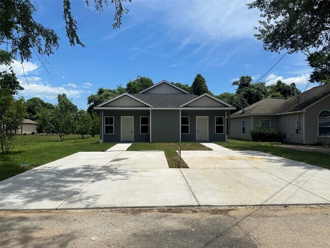 Photo - 104 Turner Dr