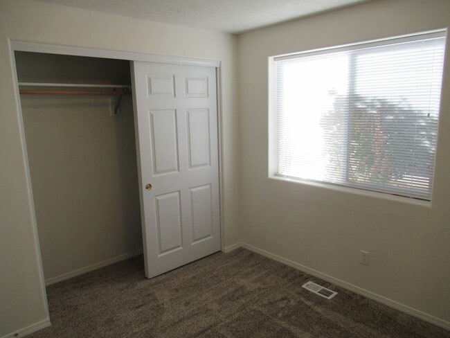 Three Bedroom Home in Independence - Three Bedroom Home in Independence