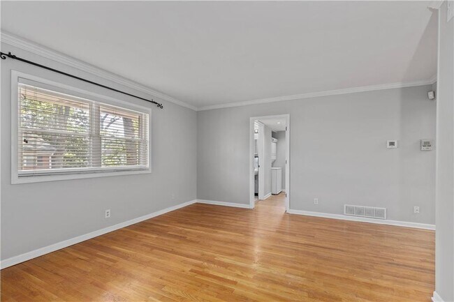 Photo - 3660 Peachtree Rd NE Unit A2