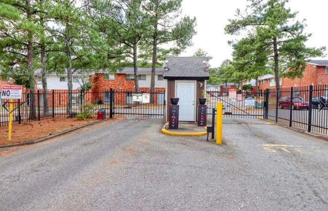 Trinity Village Townhomes - Trinity Village Townhomes