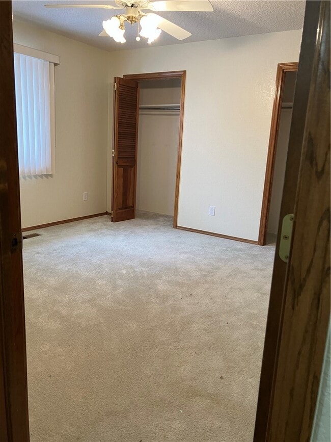 Building Photo - 21 Farnham Dr