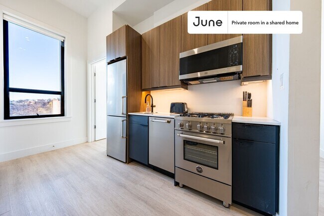 Room in Shared 4 bed/2 bath home in Dupont Circle