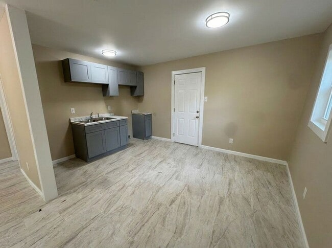 Photo - 1255 Amelia Ave