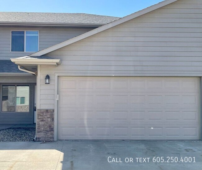 Amazing 3 Bedroom 2.5 Bath townhome in Har... Unit B Harrisburg, SD