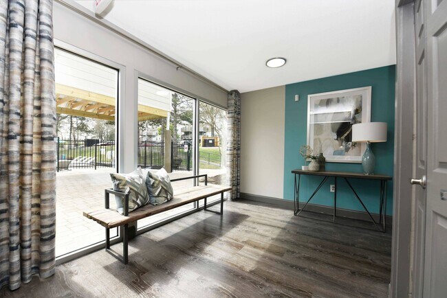 Leasing Office - Retreat West Hills