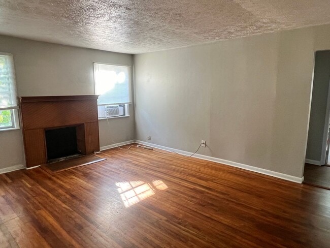 Photo - 1207 State St