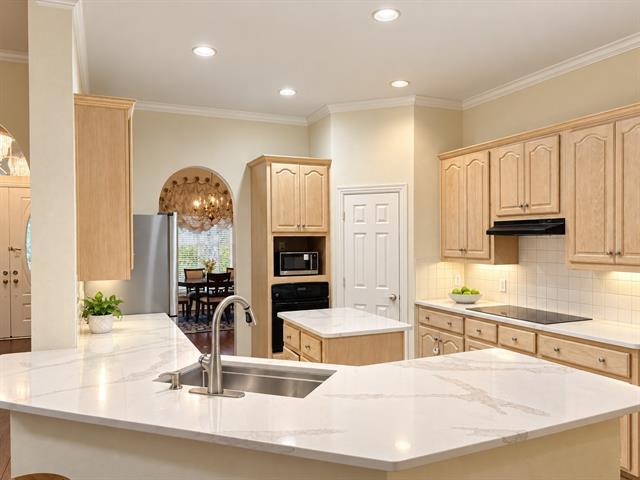 902 Horseshoe Bend