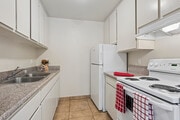 1BR, 1BA - 717SF - Kitchen