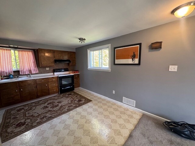 Photo - 815 Louisa St