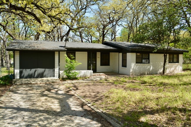 Building Photo - 920 Red Bud Dr Rental