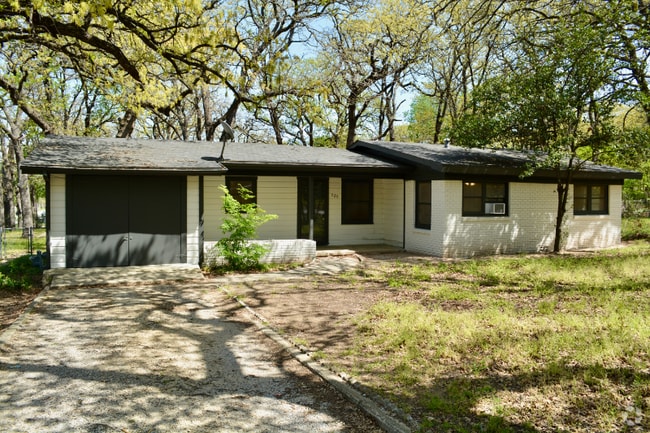 Building Photo - 920 Red Bud Dr Rental