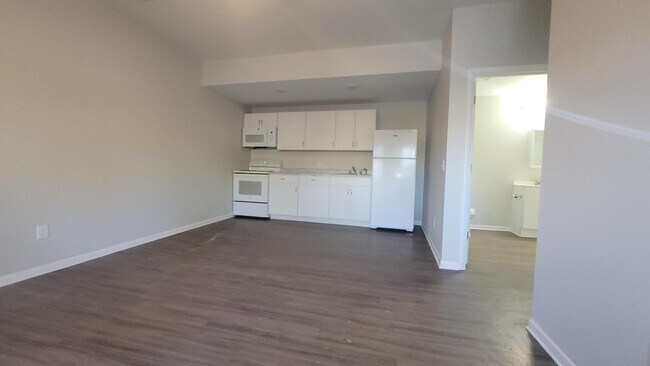 Photo - 4400-4408 Pearl Rd