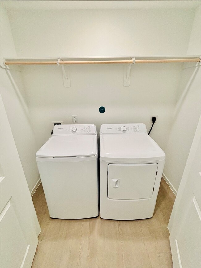 Building Photo - 1747 W Stroker Rd