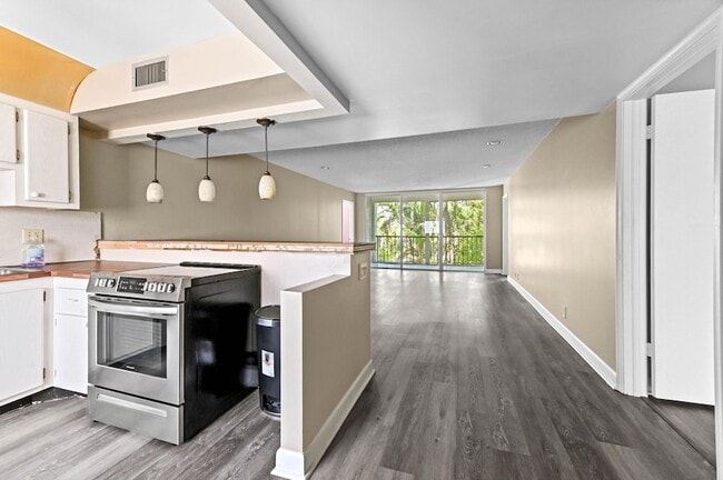 Photo - 4080 Tivoli Ct Unit 202