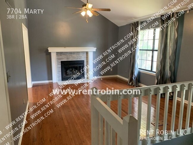 Photo - 7704 Marty-