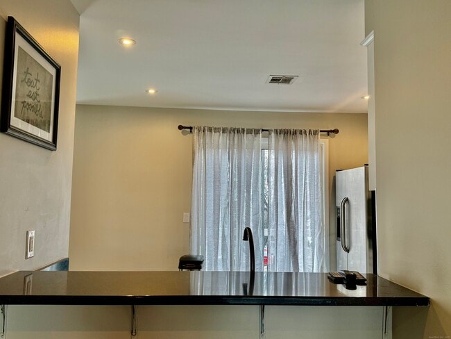 Photo - 1900 Summer St Unidad 15