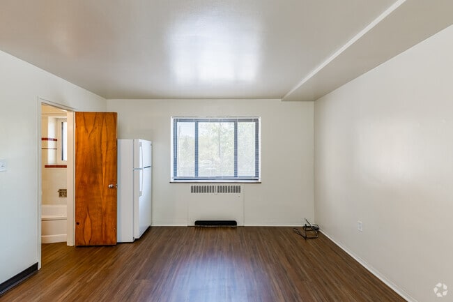 Studio-467SF
