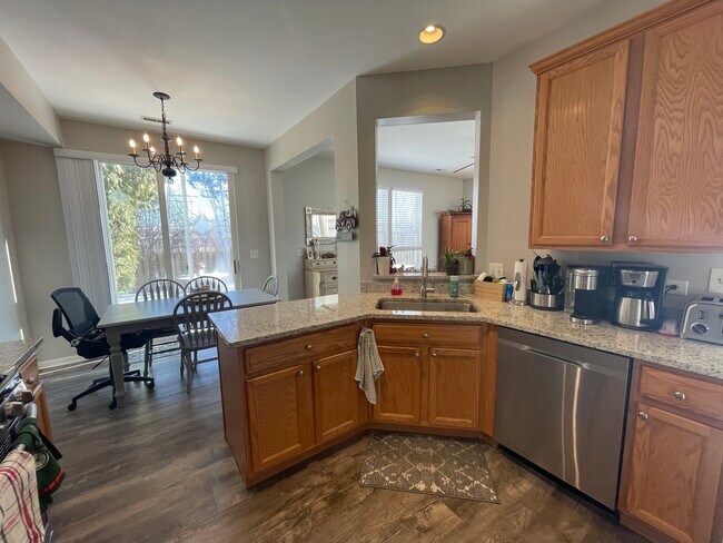 Photo - 1121 Bromley Ct