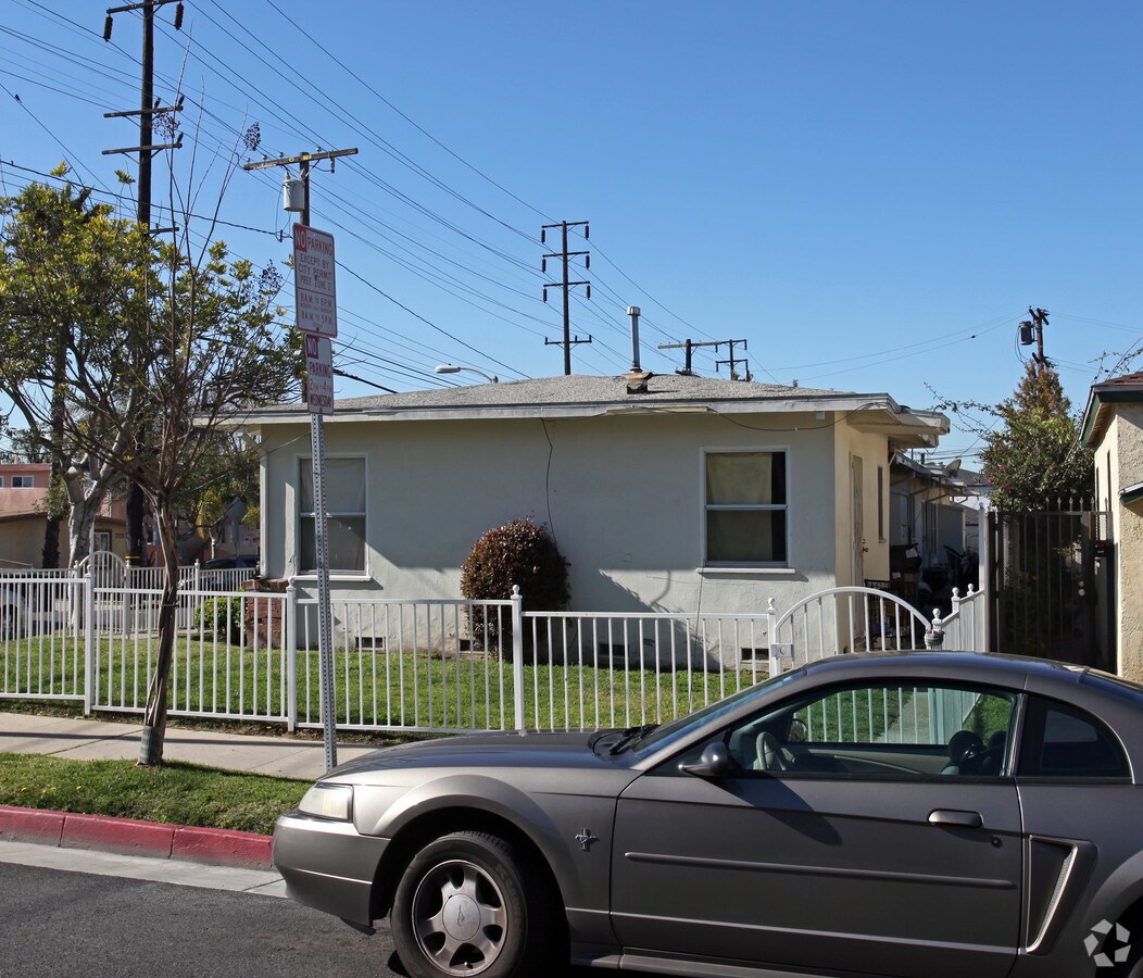 Photo - 2121 Delaware Ave