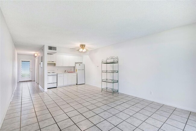 Photo - 1400 SW 124th Terrace Unidad 105Q