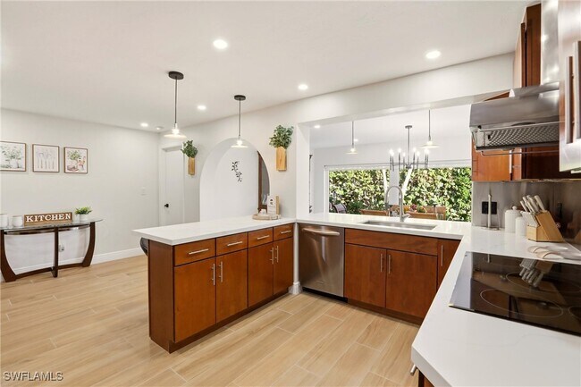 Photo - 339 Landmark St