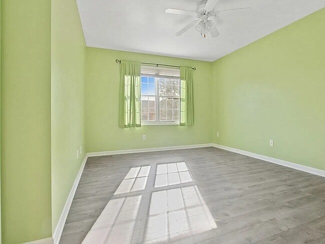 Photo - 2201 Knollbrook Way