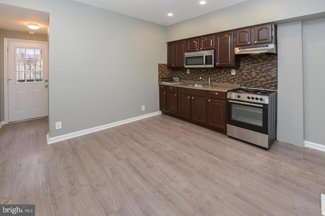 Photo - 1905 Waterloo St