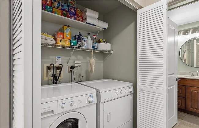 "Chic 1-Bedroom Retreat in Anaheim with Gl... - "Chic 1-Bedroom Retreat in Anaheim with Gl... Apartment