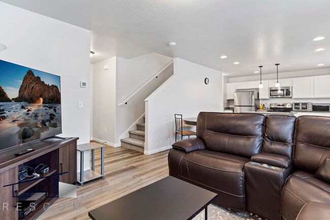 Photo - 2914 W 3885 S