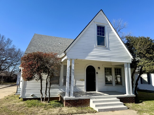 Photo - 409 B St NW