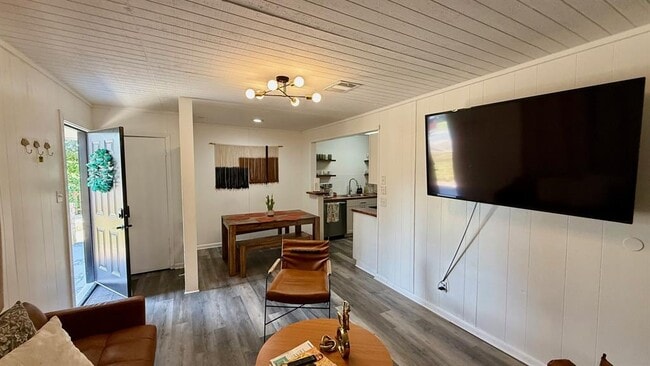 Photo - 1802 E University Ave