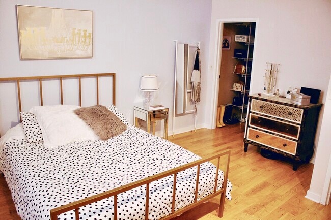 Building Photo - 234 N Broadway Unit 218