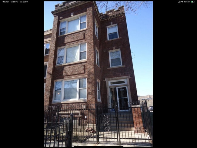 Building Photo - 6108 S Rhodes Ave