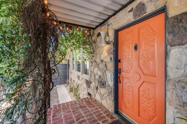 Photo - 846 Silver Lake Blvd House