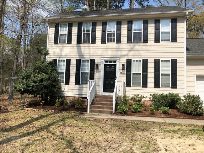 Building Photo - 105 Dove St