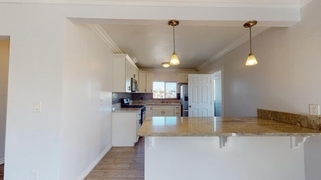 Modern & Spacious Home in East LA – Great Value and Prime Location!