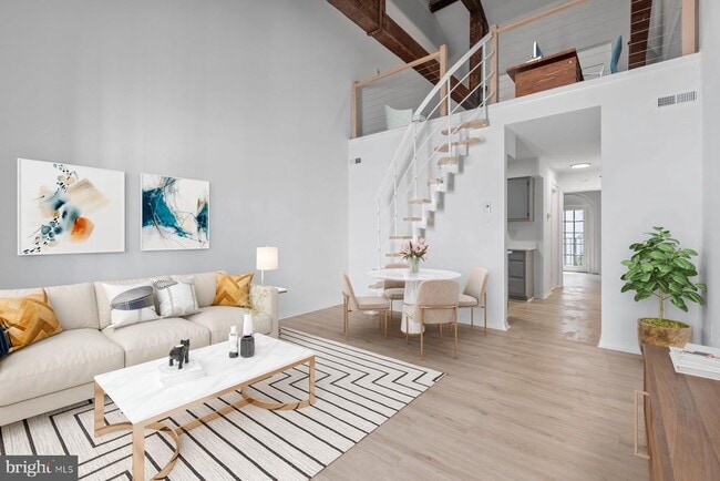 Building Photo - 207 S Patrick St Unit 302