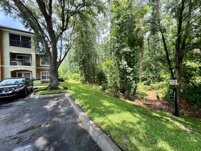 Photo - MOVE IN NOW!! 3RD FLOOR 1X1-SCREENED IN PO... Unidad 237