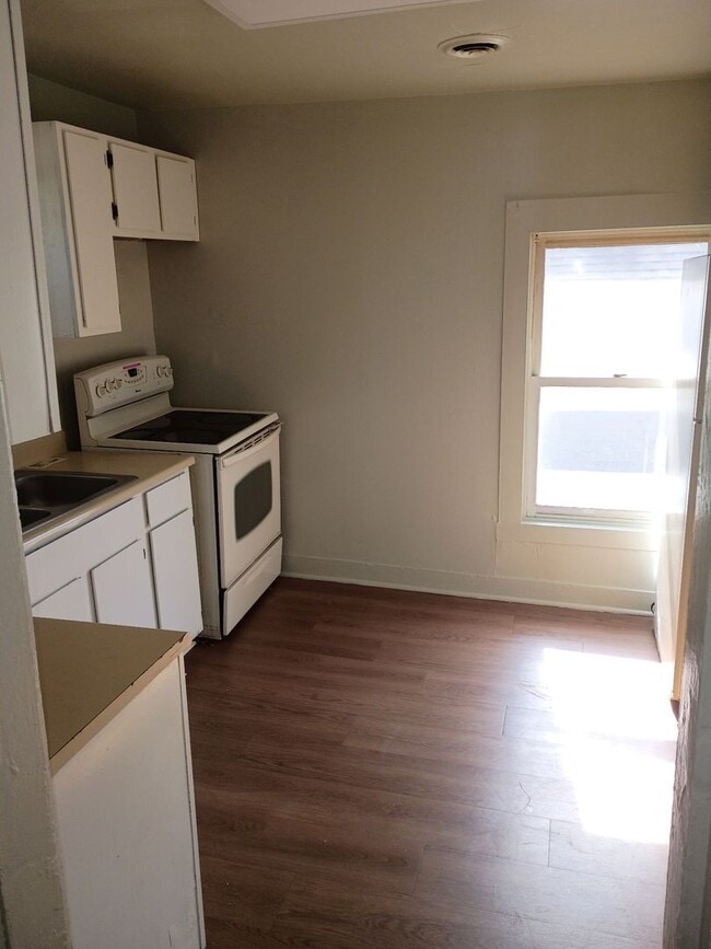 Photo - 107 Harrison Pl Unit Upper