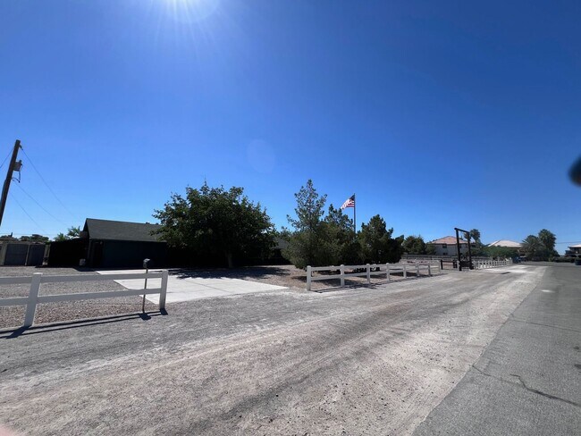 Photo - Northwest Valley Horse Property with Stalls