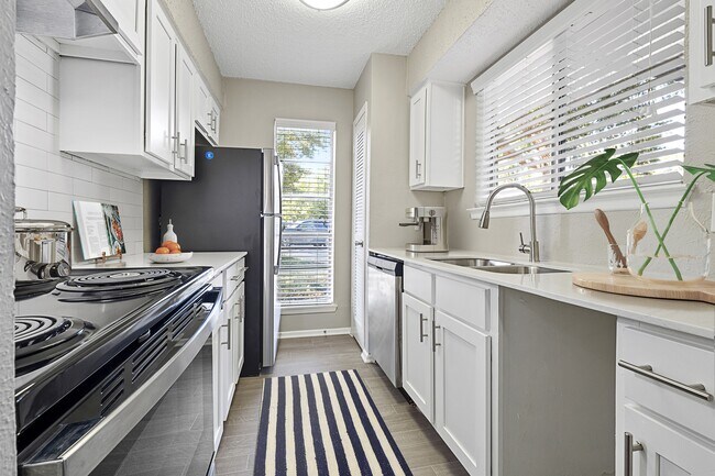 Lexington Apartment Homes - Lexington Apartment Homes