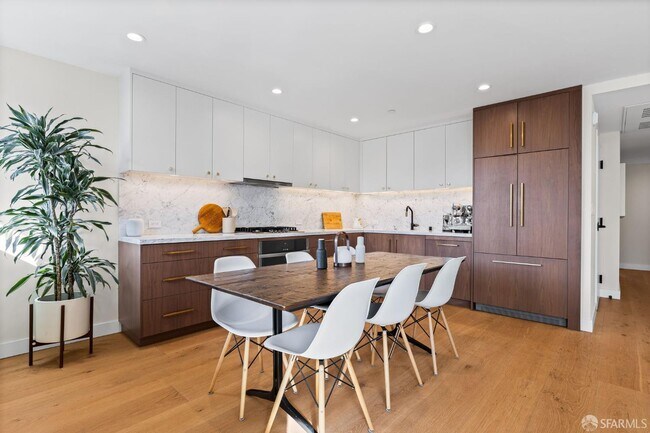 Photo - 943 Treat Ave