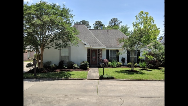 36 Hollycrest Blvd