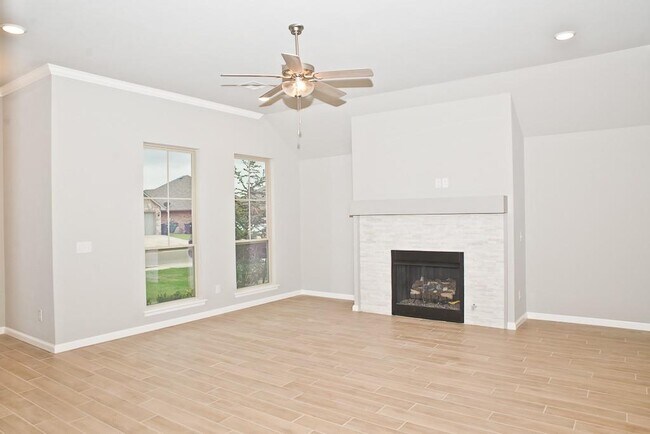 Photo - 1005 SW 140th St