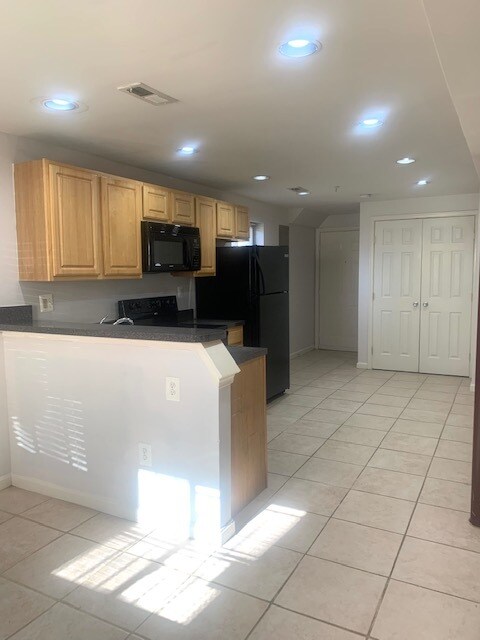 Photo - 732 Park Rd NW Unit B4