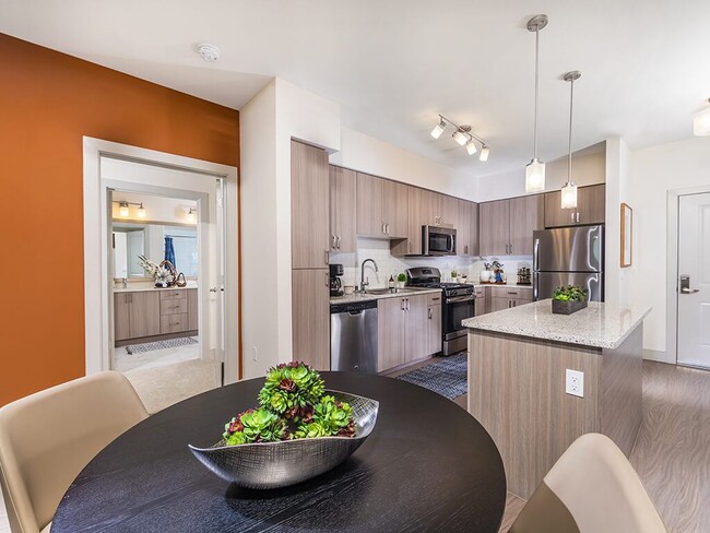 Photo - 808 West Apartments