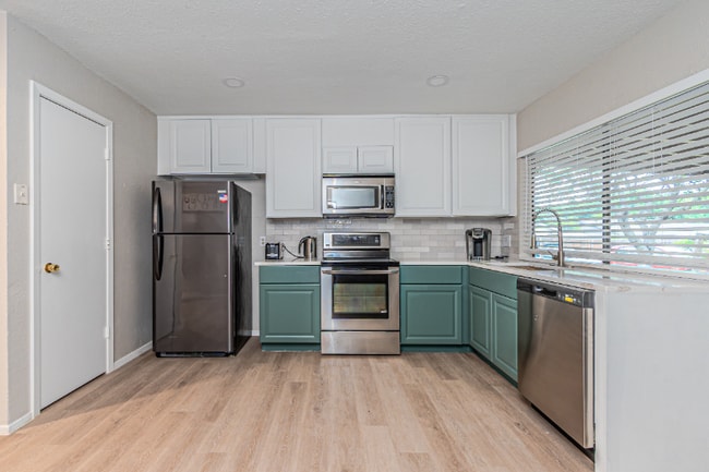 Photo - 3728 Yosemite Dr